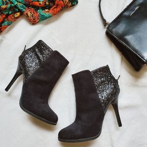 Black Booties with Heel (Size 5.5)
